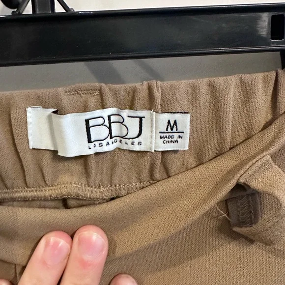 Women’s BBJ Los Angeles Brown Pleated Dress Pants | Size Medium - Picture 2 of 3